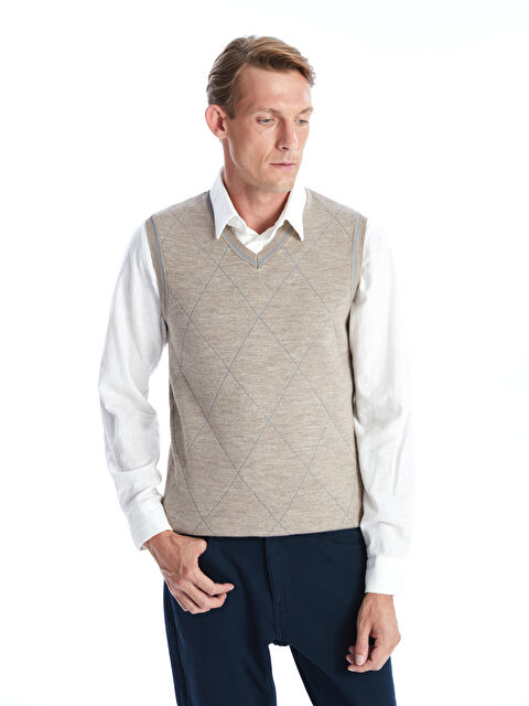 LCWAIKIKI Classic Standart Kalıp V Yaka Erkek Triko Süveter - W42142Z8-L8T