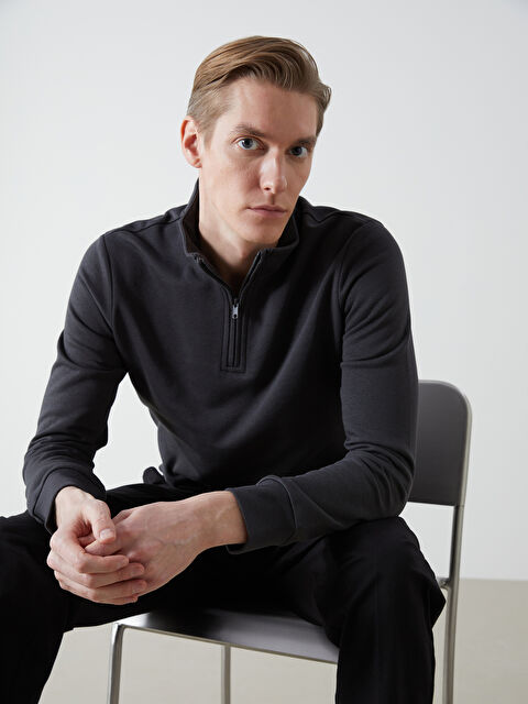 LCWAIKIKI Classic Dik Yaka Uzun Kollu Erkek Kalın Sweatshirt - W42313Z8-Q1N