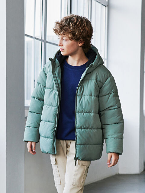 LCW Kids Kapüşonlu Erkek Çocuk Şişme Mont - W43147Z4-GN2