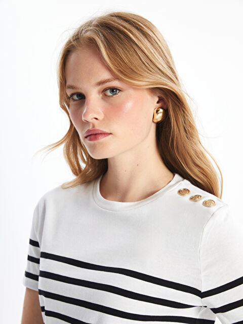 LCW Vision Bisiklet Yaka Çizgili Kısa Kollu Kadın Tişört - W43301Z8-LEG