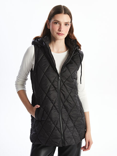 LCWAIKIKI Classic Kapüşonlu Kapitone Kadın Şişme Yelek - W43484Z8-CVL