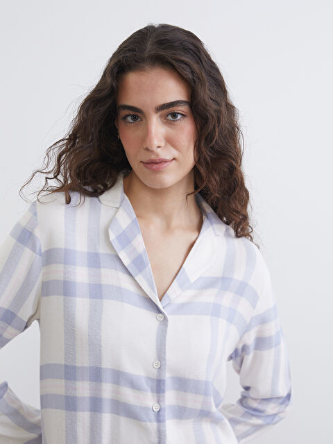 LCW DREAM Gömlek Yaka Ekose Kadın Pijama Üstü - W44539Z8-LNS