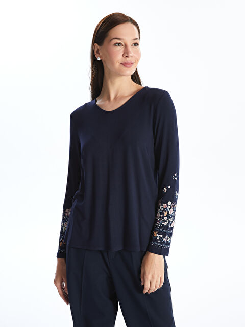 LCW Grace V Yaka Baskılı Uzun Kollu Kadın Tişört - W45157Z8-E1J