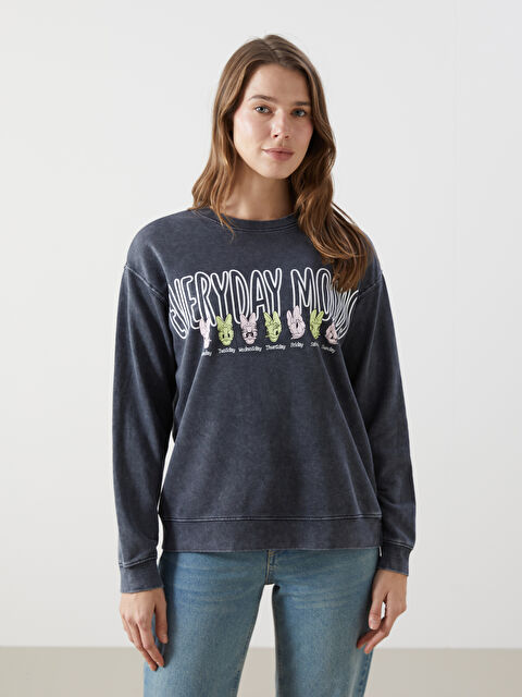 LCWAIKIKI Maternity Bisiklet Yaka Daisy Duck Baskılı Uzun Kollu Hamile Sweatshirt - W45392Z8-V3U