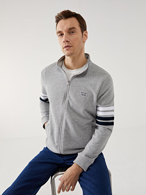 LCWAIKIKI Classic كنزة رياضية بسحاب بياقة قمعية وكم طويل للرجال - W46726Z8-LAL