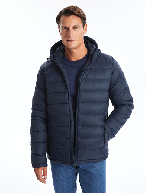 LCWAIKIKI Classic Standart Kalıp Kapüşonlu Erkek Şişme Mont - W46767Z8-RFD