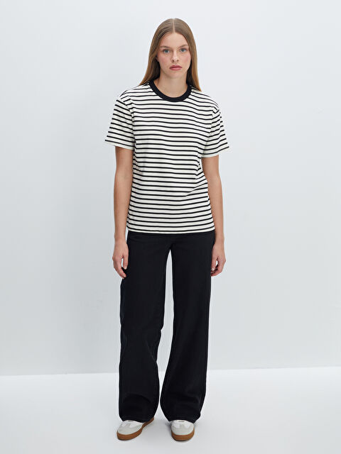 LCW Vision Bisiklet Yaka Çizgili Kadın Tişört - W47078Z8-LEG