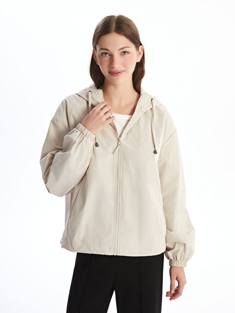 LCW Vision Kadın Kapüşonlu Düz Yağmurluk - W47234Z8-VL2