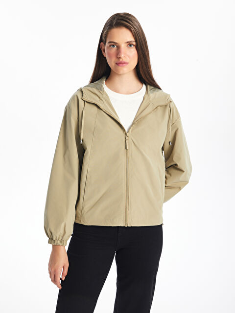 LCW Vision Kadın Kapüşonlu Düz Yağmurluk - W47234Z8-YF8