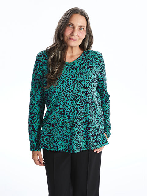 LCW Grace V Yaka Desenli Uzun Kollu Kadın Tişört - W47506Z8-LRN