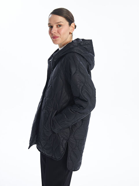 LCWAIKIKI Classic Kapüşonlu Kendinden Desenli Oversize Kadın Şişme Mont - W47616Z8-CVL