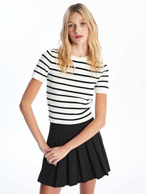 LCW Vision Bisiklet Yaka Çizgili Kısa Kollu Kadın Triko Kazak - W47845Z8-LFC