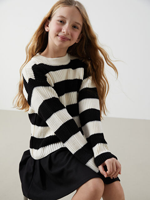 LCW Kids Bisiklet Yaka Çizgili Uzun Kollu Kız Çocuk Triko Kazak - W49498Z4-LEG