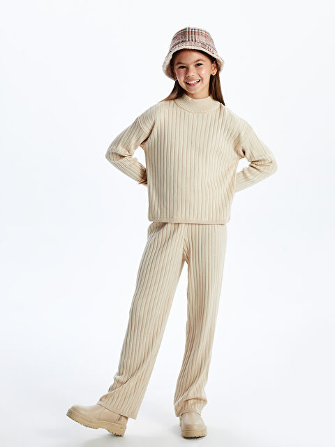 LCW Kids Yarım Balıkçı Yaka Kız Çocuk Kazak ve Pantolon - W49635Z4-YDJ