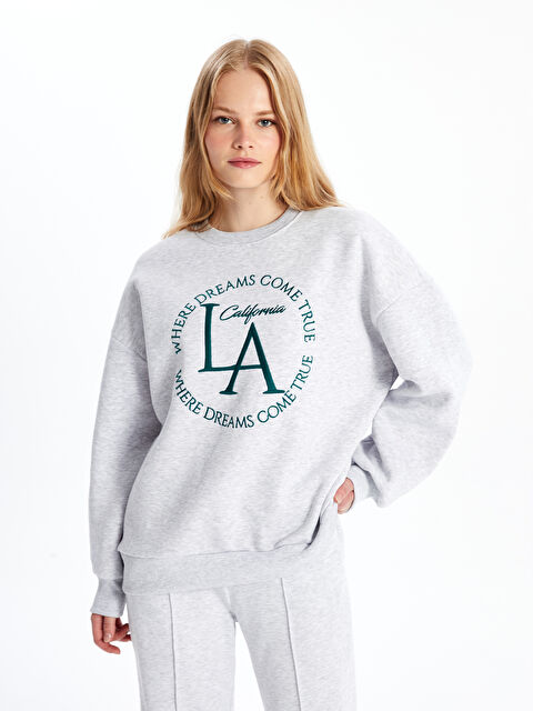LCW Vision Bisiklet Yaka Nakışlı Oversize Kadın Kalın Sweatshirt - W4AE32Z8-EFN