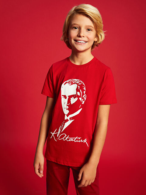LCW Kids Bisiklet Yaka Atatürk Baskılı Erkek Çocuk Tişört - W4AI09Z4-HPM