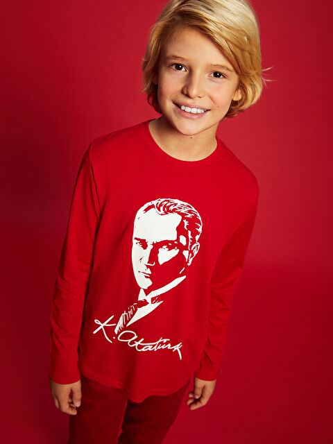 LCW Kids Bisiklet Yaka Atatürk Baskılı Erkek Çocuk Tişört - W4AO01Z4-HPM