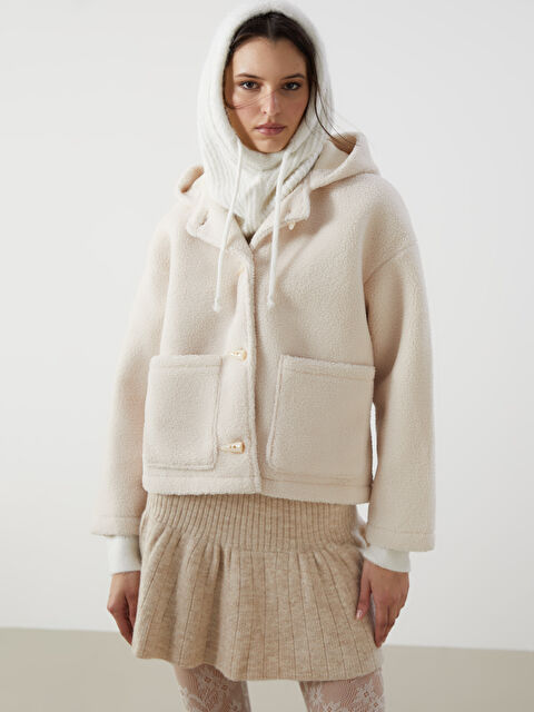 LCW Vision Kapüşonlu Kadın Teddy Mont - W4AR96Z8-R9J