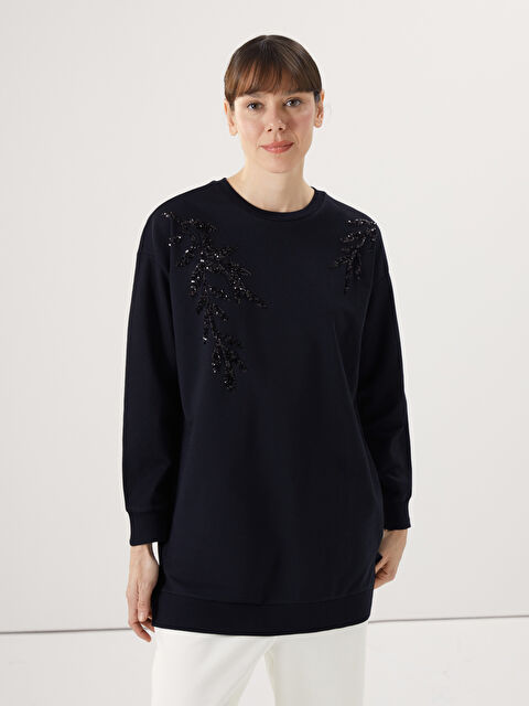 LCWAIKIKI Basic Bisiklet Yaka Pul İşlemeli Oversize Kadın Sweatshirt Tunik - W4BQ22Z8-CVL