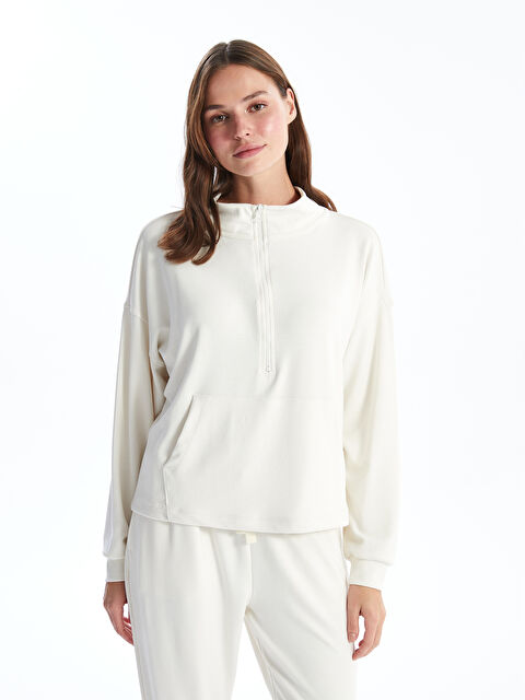 LCW Young Dik Yaka Oversize Kadın Pijama Üstü - W4CI02Z8-FRC