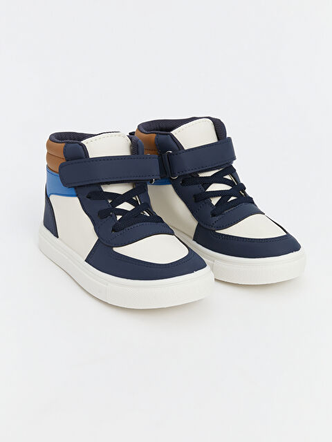 LCW STEPS Bağcık ve Cırt Cırtlı Erkek Çocuk Spor Ayakkabı - W4CS44Z4-YGH