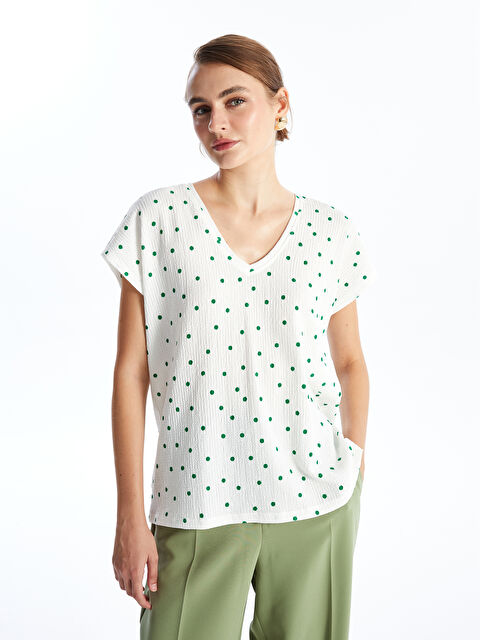 LCWAIKIKI Classic V-Neck Polka Dot Women's T-Shirt - W4DH92Z8-R32