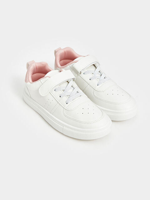 LCW STEPS Bağcık ve Cırt Cırtlı Kız Çocuk Spor Ayakkabı - W4DS55Z4-Q6K