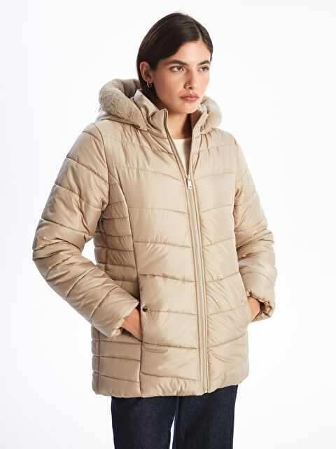 LCWAIKIKI Classic Kapüşonlu Kadın Şişme Mont - W4DS82Z8-CTL