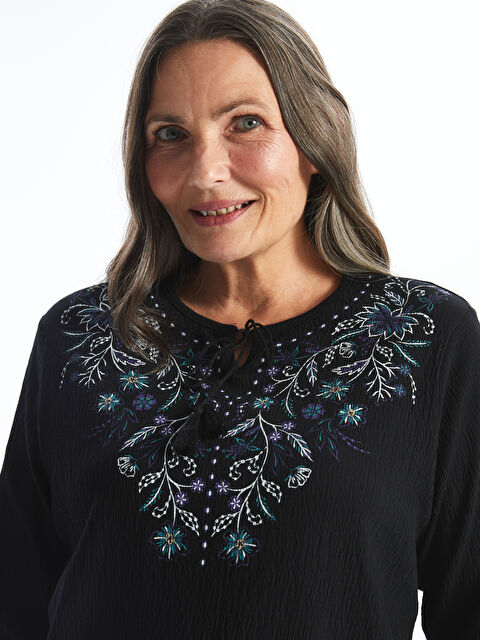 LCW Grace Bağlamalı Yaka Çiçekli Uzun Kollu Kadın Bluz - W4ED17Z8-CVL