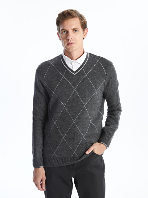 LCWAIKIKI Classic V Yaka Uzun Kollu Erkek Triko Kazak - W4ES24Z8-LAM