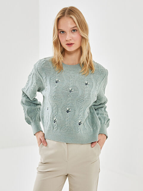 LCW Vision كنزة صوفية مطرزة برقبة دائرية للسيدات - W4FG99Z8-YLL