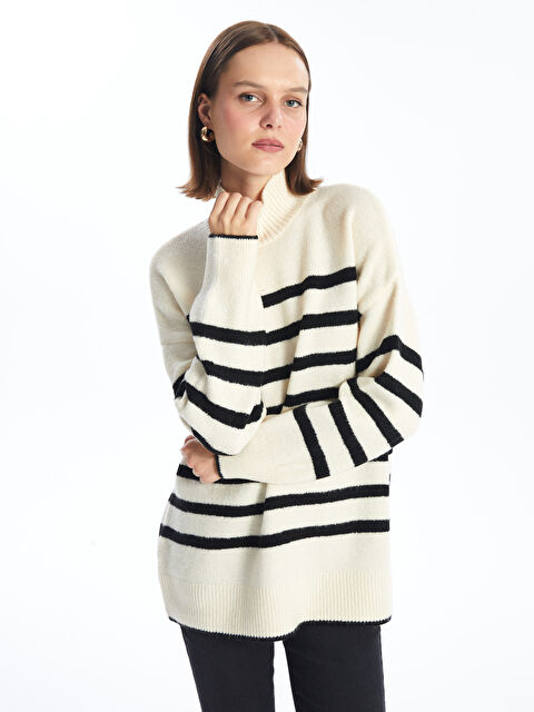 LCW Vision Yarım Balıkçı Yaka Çizgili Oversize Kadın Triko Kazak - W4FS46Z8-LEG