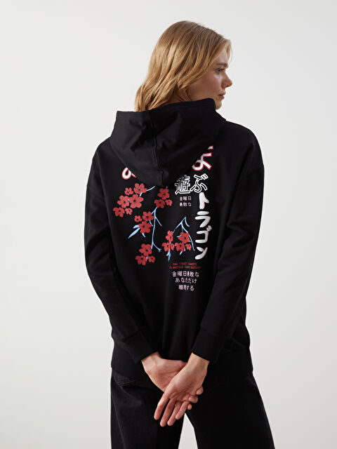 LCW Vision هودي سميك واسع الحجم مطبوع للسيدات - W4FY38Z8-CVL