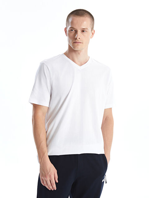 LC WAIKIKI V Yaka Kısa Kollu Penye Erkek Tişört - W4GG88Z8-Q6K