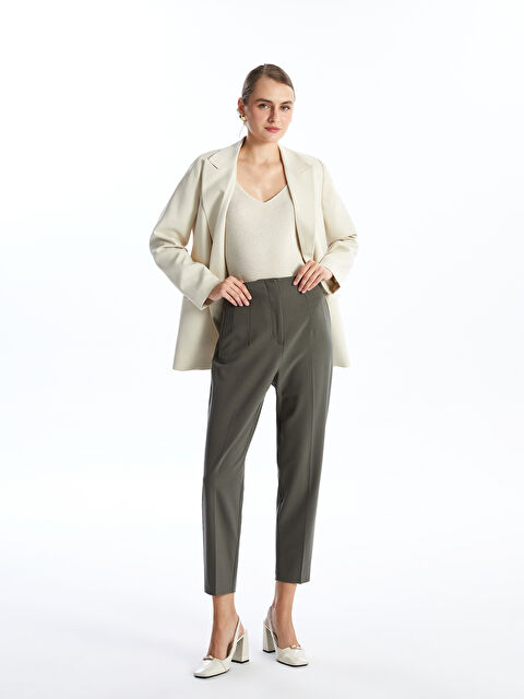 LCWAIKIKI Classic Kadın Havuç Kesim Düz Pantolon - W4HC33Z8-JME