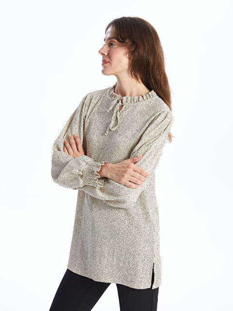 LCWAIKIKI Basic Bağlamalı Yaka Puantiyeli Kadın Bluz - W4HT87Z8-LQB