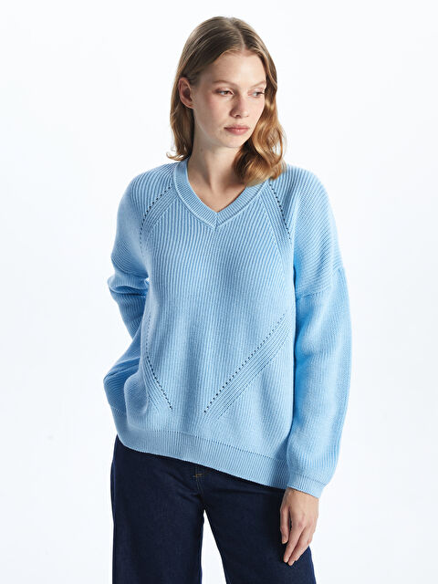 LCWAIKIKI Classic V-Neck Hole-Knitted Long Sleeve Women's Knitwear Sweater - W4IC53Z8-QXG