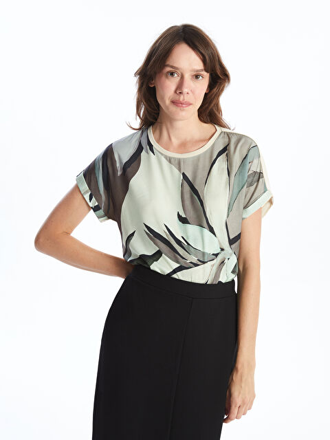 LCWAIKIKI Basic Bisiklet Yaka Desenli Kadın Tişört - W4IJ69Z8-LRP