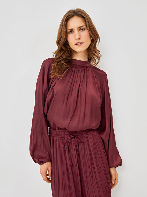 LCWAIKIKI Classic Dik Yaka Oversize Saten Kadın Bluz - W4IL61Z8-JAV