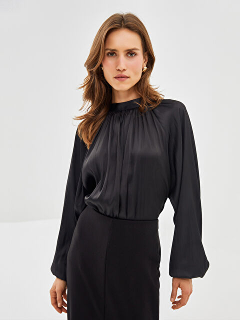 LCWAIKIKI Classic Dik Yaka Oversize Saten Kadın Bluz - W4IL64Z8-CVL