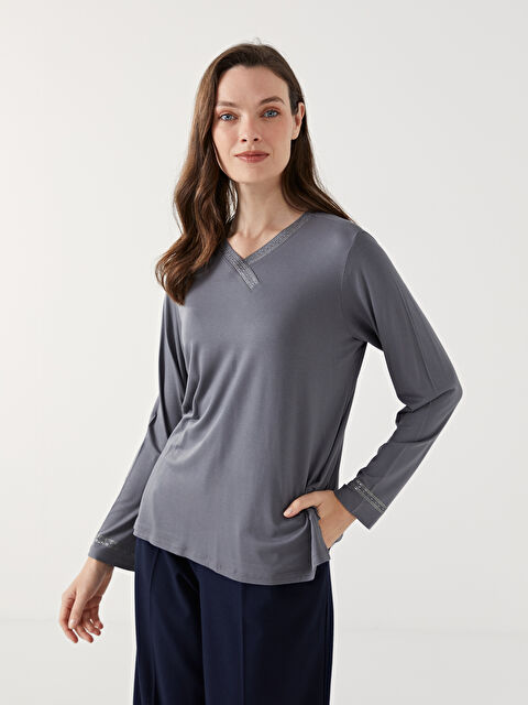 LCW Grace V Yaka Parlak Taşlı Kadın Bluz - W4IQ22Z8-GYS