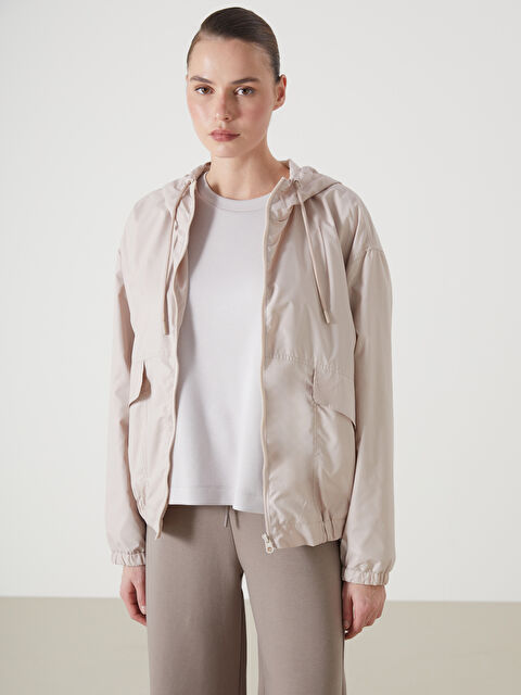 LCW Vision Kapüşonlu Oversize Kadın Yağmurluk - W4IU36Z8-VL2