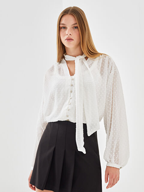 LCW Vision Bağlamalı Yaka Dokulu Oversize Kadın Bluz - W4J695Z8-R9J