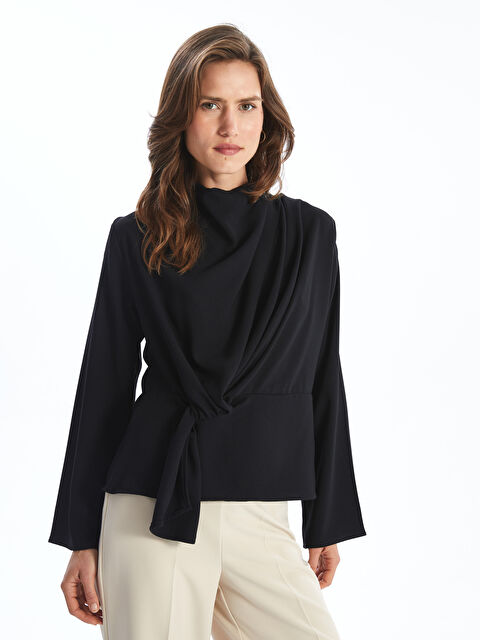 LCWAIKIKI Classic Dökümlü Yaka Kadın Bluz - W4JD93Z8-CVL