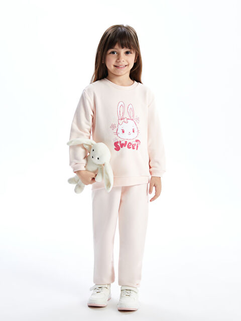 LCW Kids Bisiklet Yaka Uzun Kollu Baskılı Kız Bebek Sweatshirt ve Eşofman 2'li Takım - W4JR13Z1-QH9