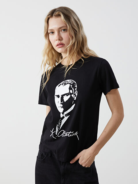 XSIDE Bisiklet Yaka Atatürk Temalı Kadın Tişört - W4JU26Z8-CVL