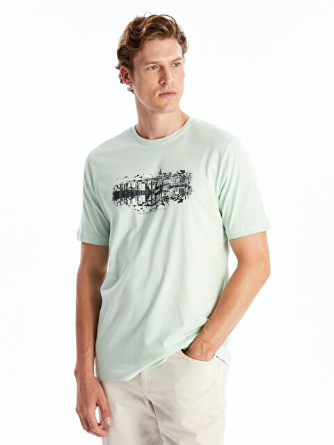 LCWAIKIKI Classic Bisiklet Yaka Kısa Kollu İstanbul Baskılı Penye Erkek Tişört - W4JY26Z8-YSD