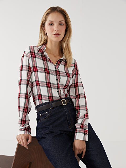 LCWAIKIKI Classic Uzun Kollu Ekose Gabardin Kadın Gömlek - W4K075Z8-LPA