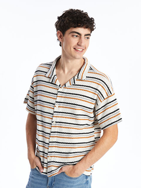 XSIDE Regular Fit Kısa Kollu Çizgili Erkek Gömlek - W4K264Z8-LFY