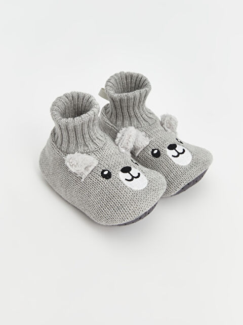 LCW STEPS Nakışlı Erkek Bebek Çoraplı Ev Ayakkabısı - W4KA39Z1-SJG